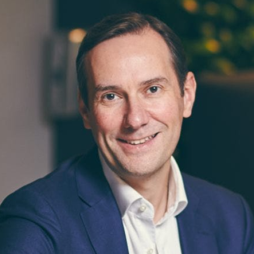 Mark Van den Broek (Manulife)-fotor-2025111811411