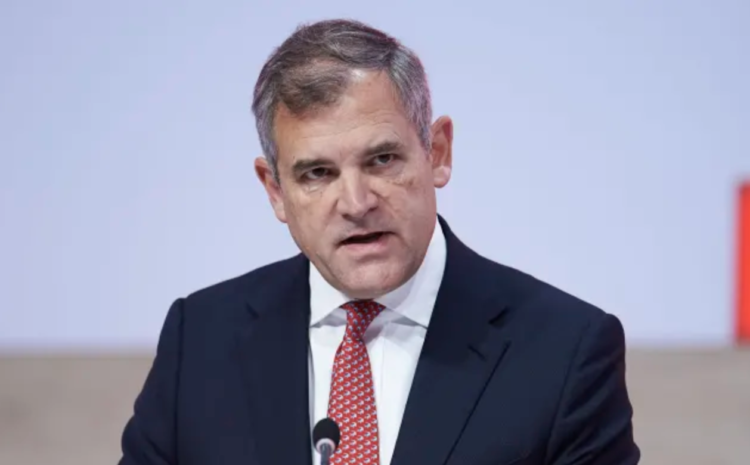  Lloyd’s of London plans electric vehicle, hydrogen insurance in climate change fight