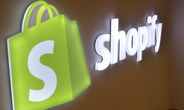  Shopify launches shipping insurance